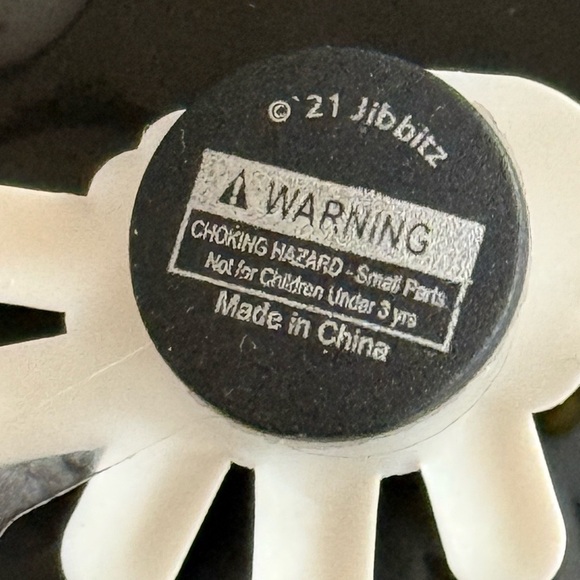 Crocs Jibbitz Yellow Hand Clap Croc Charm - Picture 2 of 2